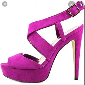 NWOB Madden Girl VIENNA Fusha pump